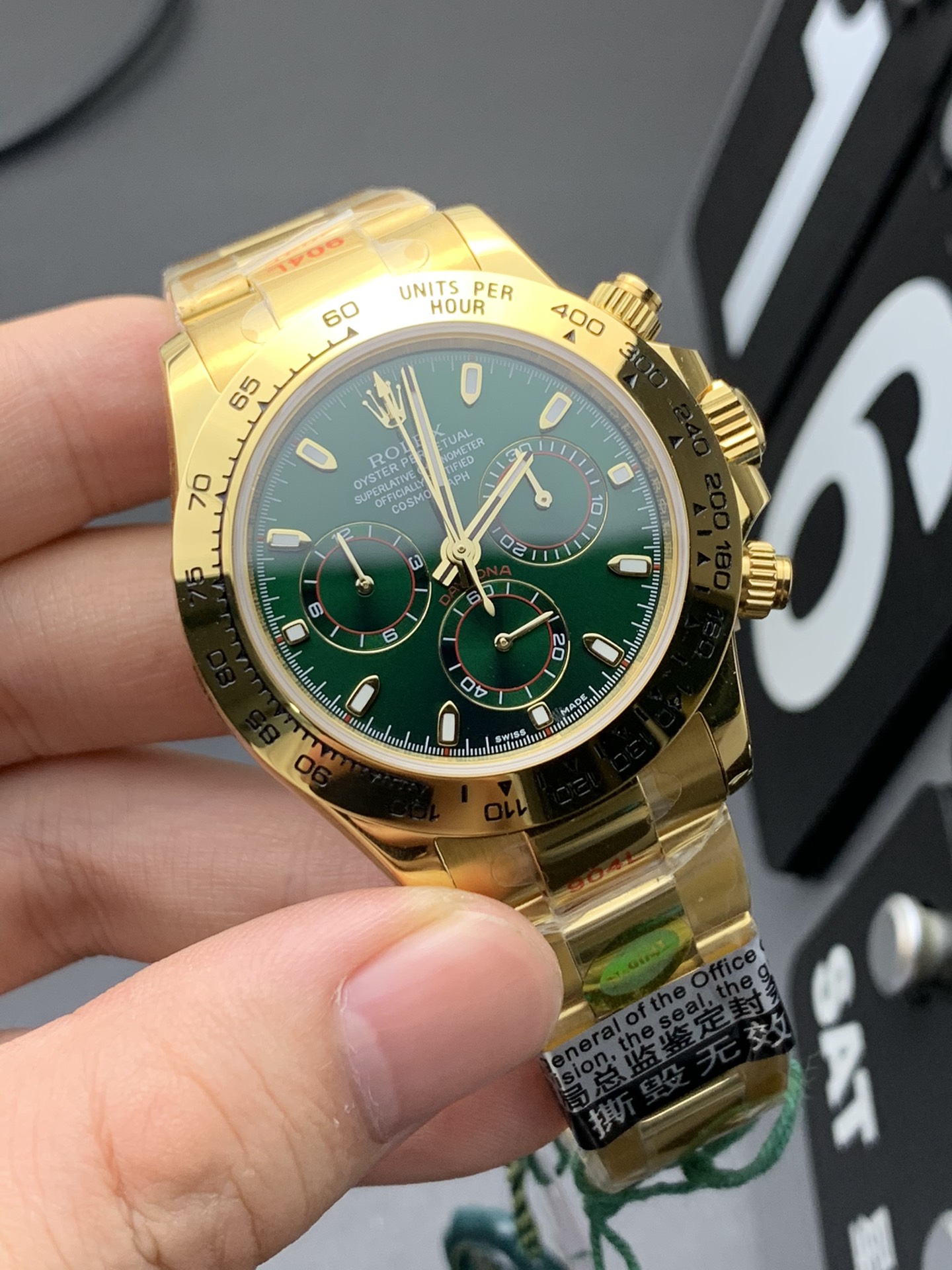 超A仿品劳力士宇宙计型迪通拿全金绿盘计时腕表 超A仿品劳力士宇宙计型迪通拿全金绿盘计时腕表