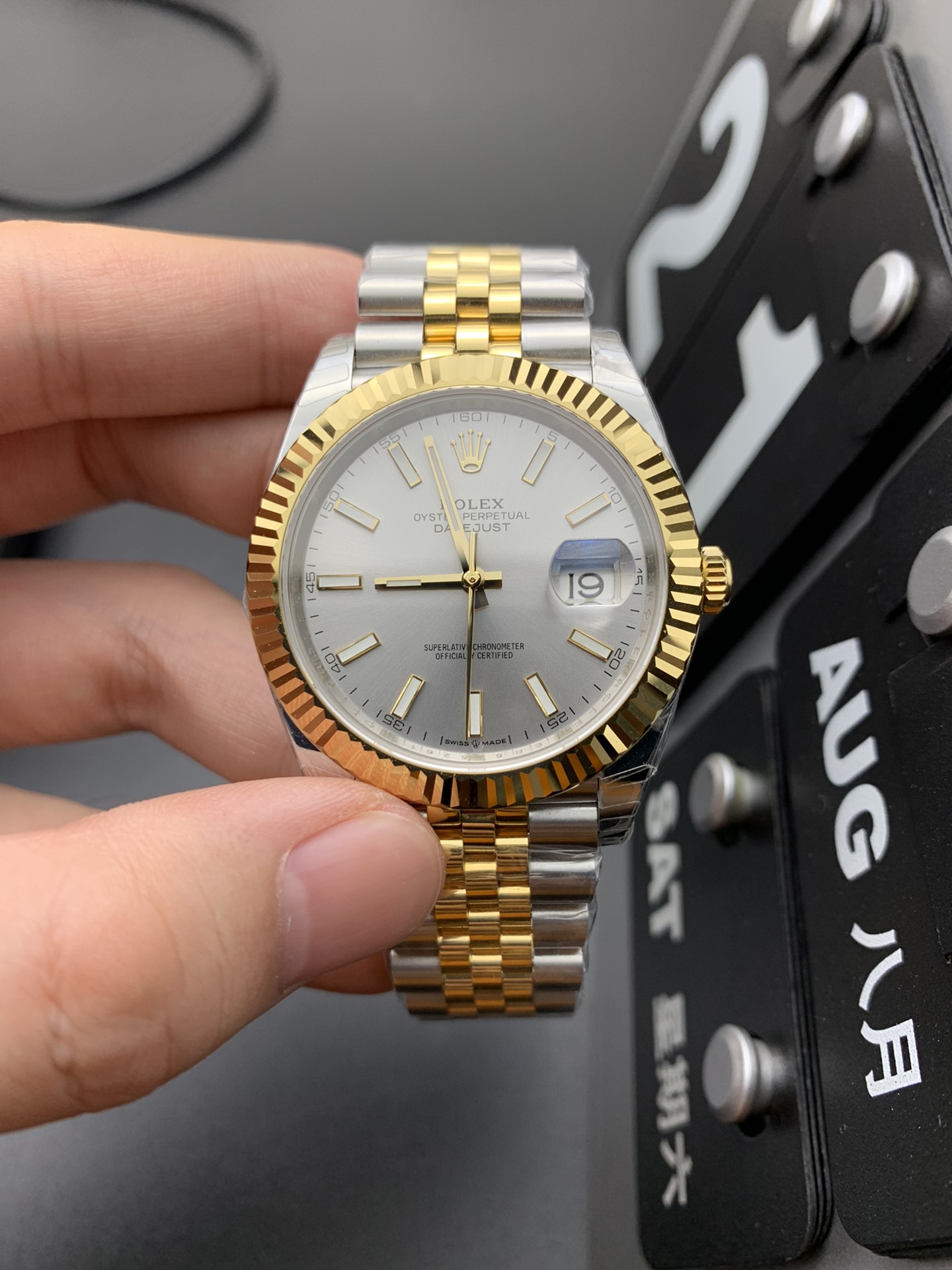 劳力士日志型间金自动机械男表