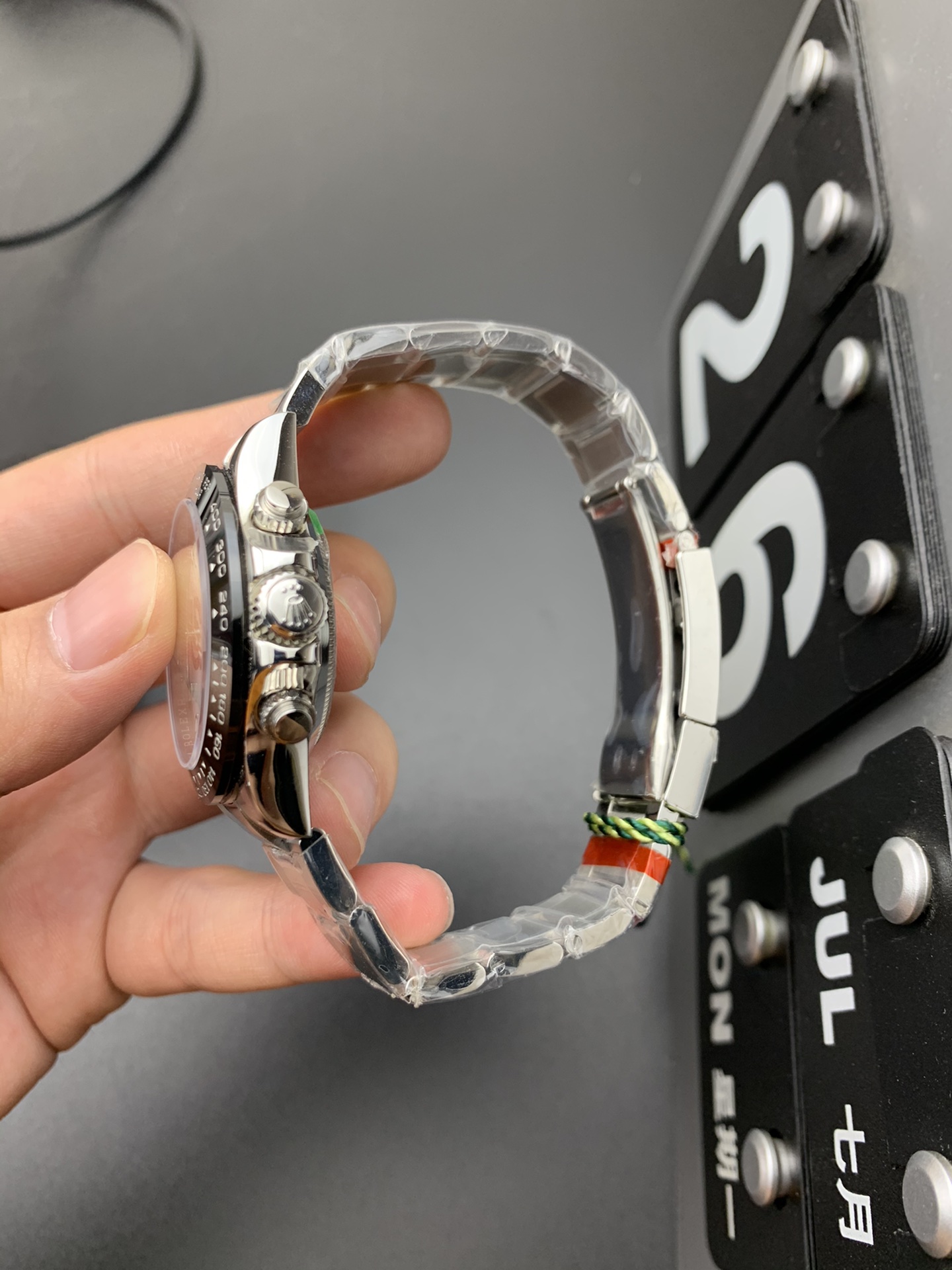 劳力士宇宙计型迪通拿白熊猫钢款复刻腕表 劳力士宇宙计型迪通拿白熊猫钢款复刻腕表