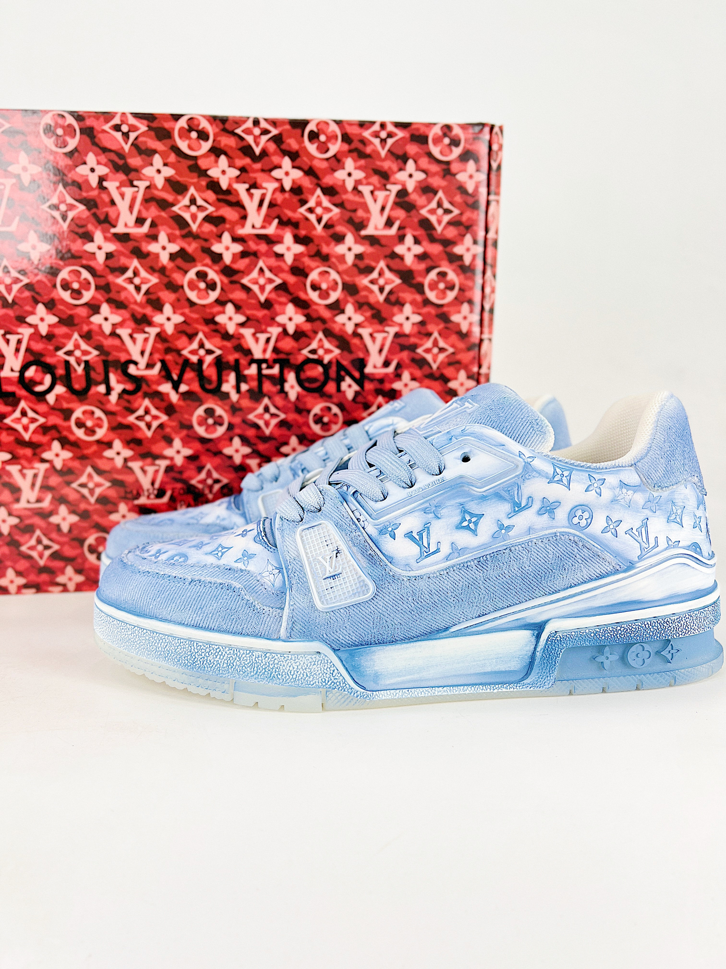 路易威登LV TRAINER 水洗牛仔蓝老花休闲板鞋