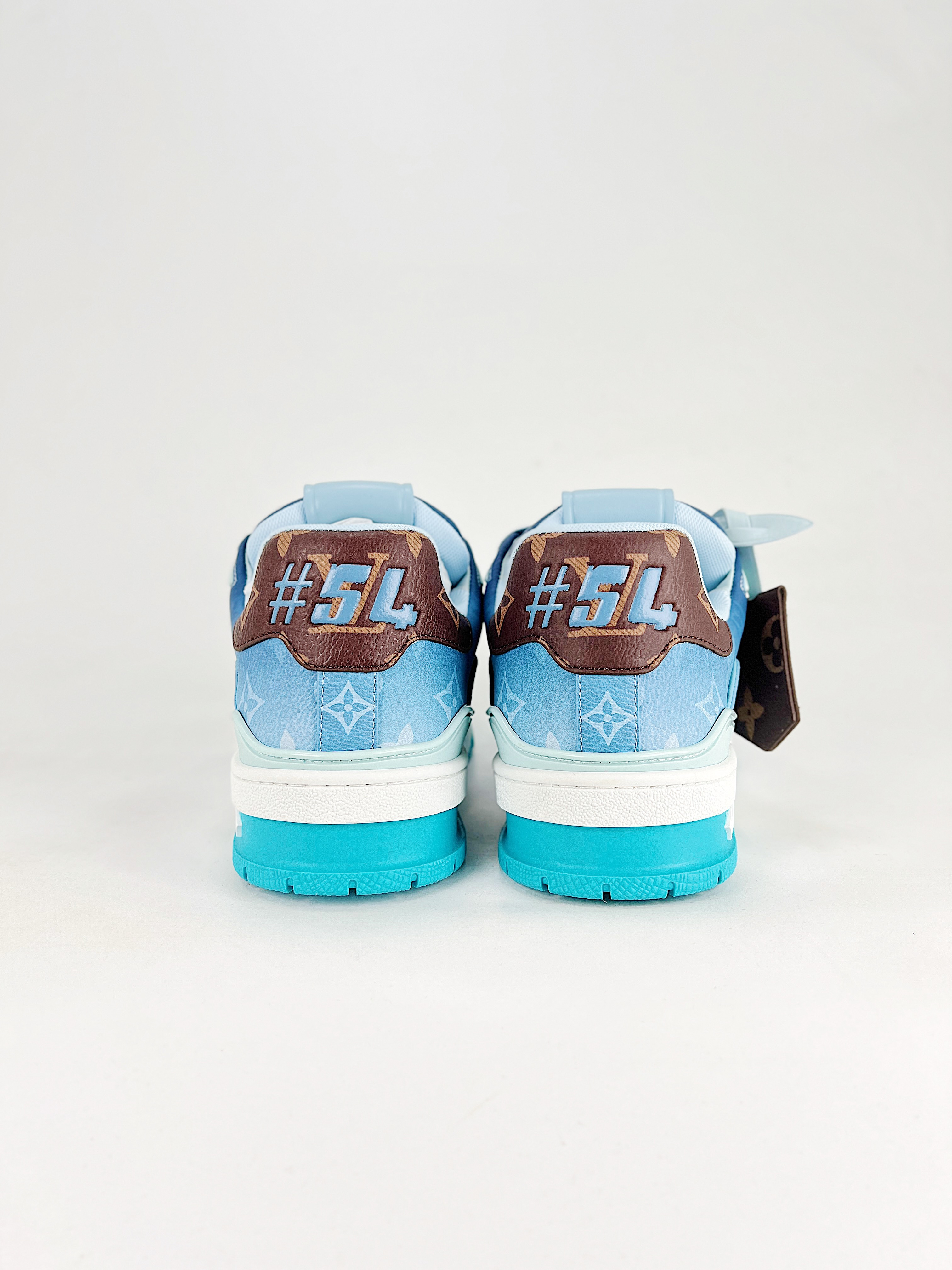 LV路易威登Trainer渐变蓝老花休闲板鞋 LV路易威登Trainer渐变蓝老花休闲板鞋