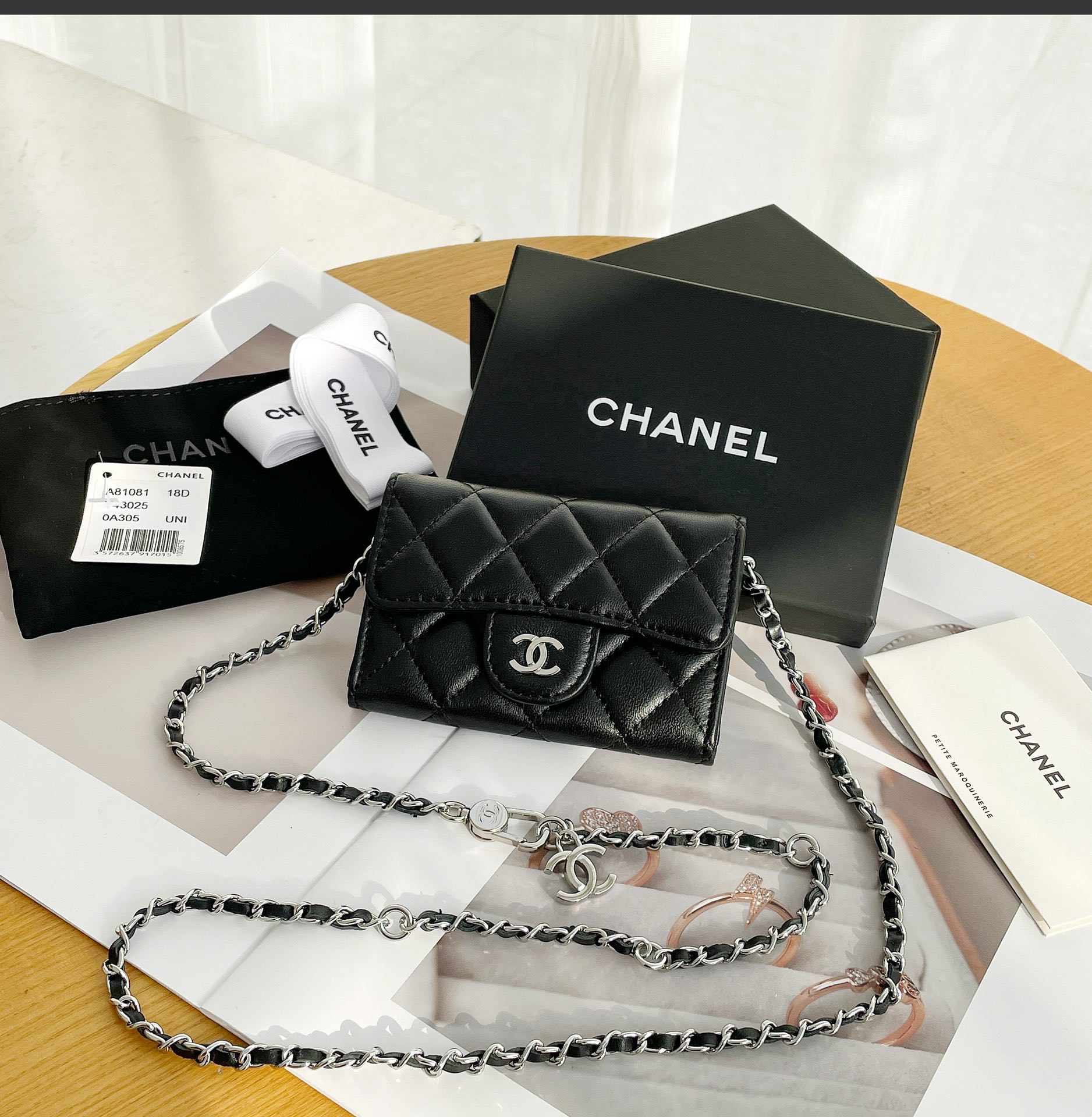CHANEL 经典菱格纹羊皮迷你链条卡包斜挎包