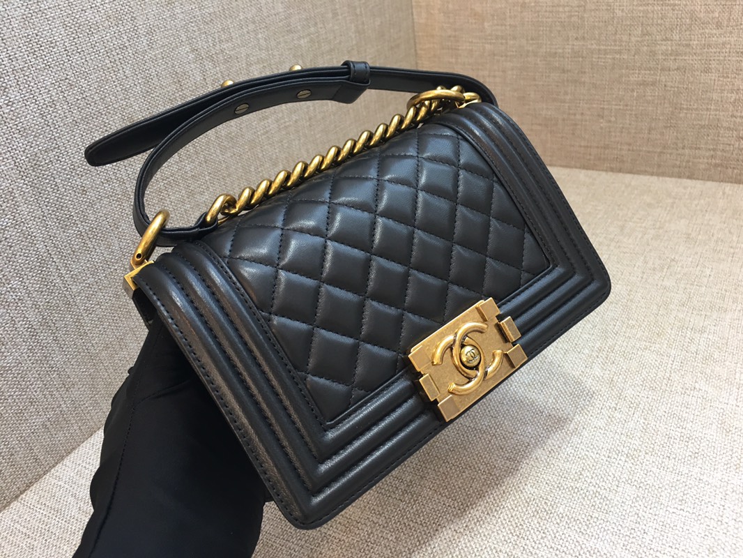 CHANEL Leboy经典菱格纹黑金翻盖手提单肩斜挎女包