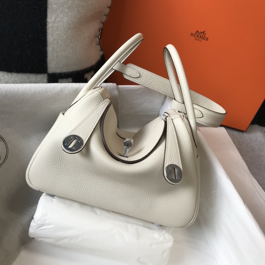 HERMES Lindy奶白色荔枝纹手提斜挎包