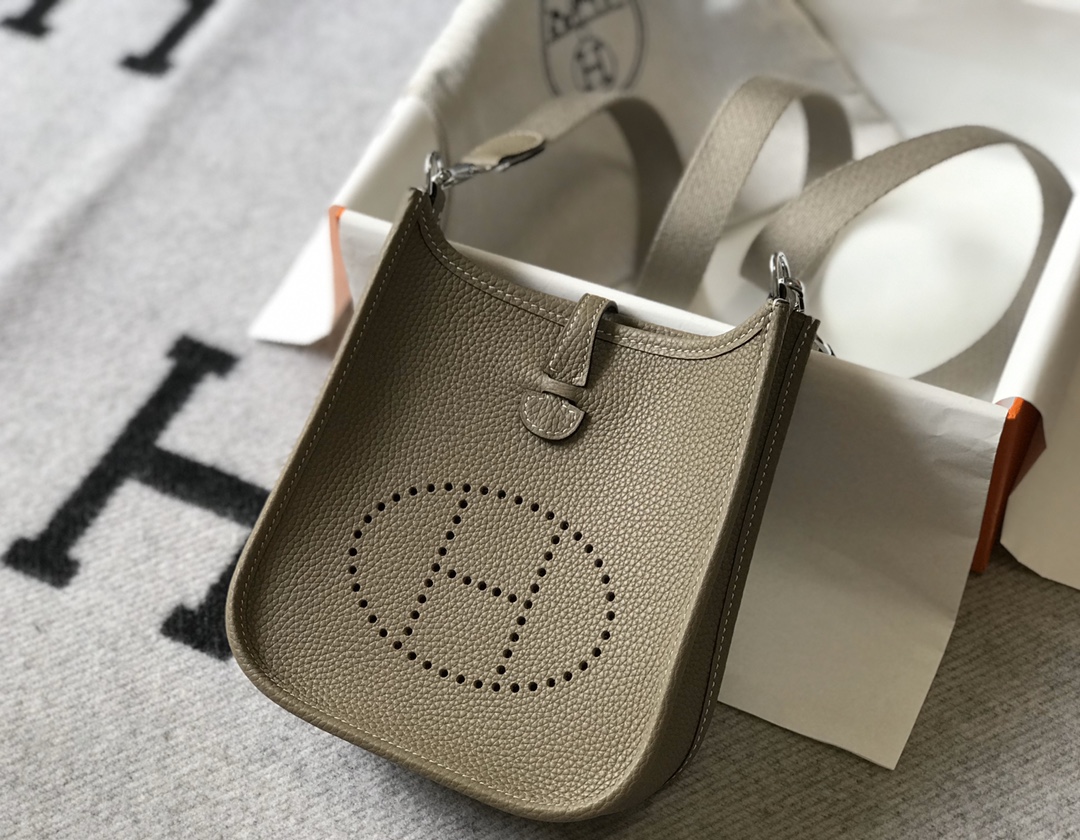 HERMES Evelyne Mini 大象灰荔枝纹斜挎包（超A仿品）