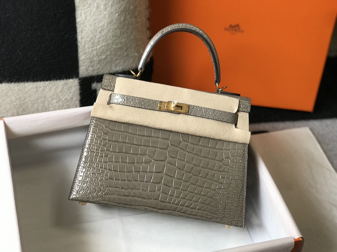 HERMES Kelly 25 灰调鳄鱼纹真皮手提包