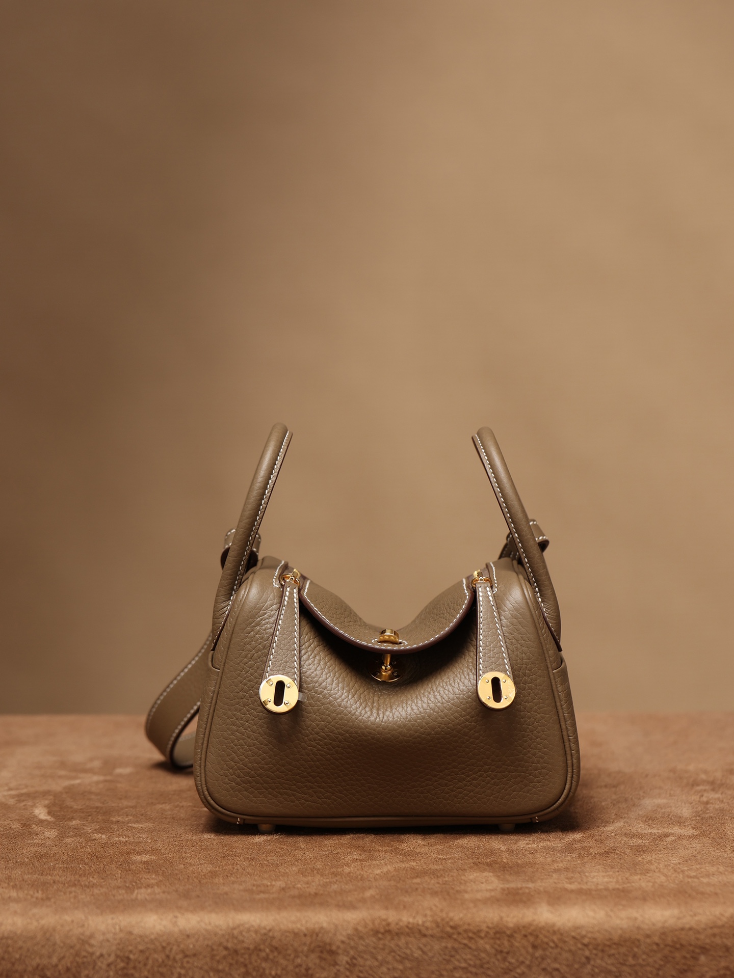 HERMÈS Lindy 大象灰荔枝纹牛皮手提斜挎女包