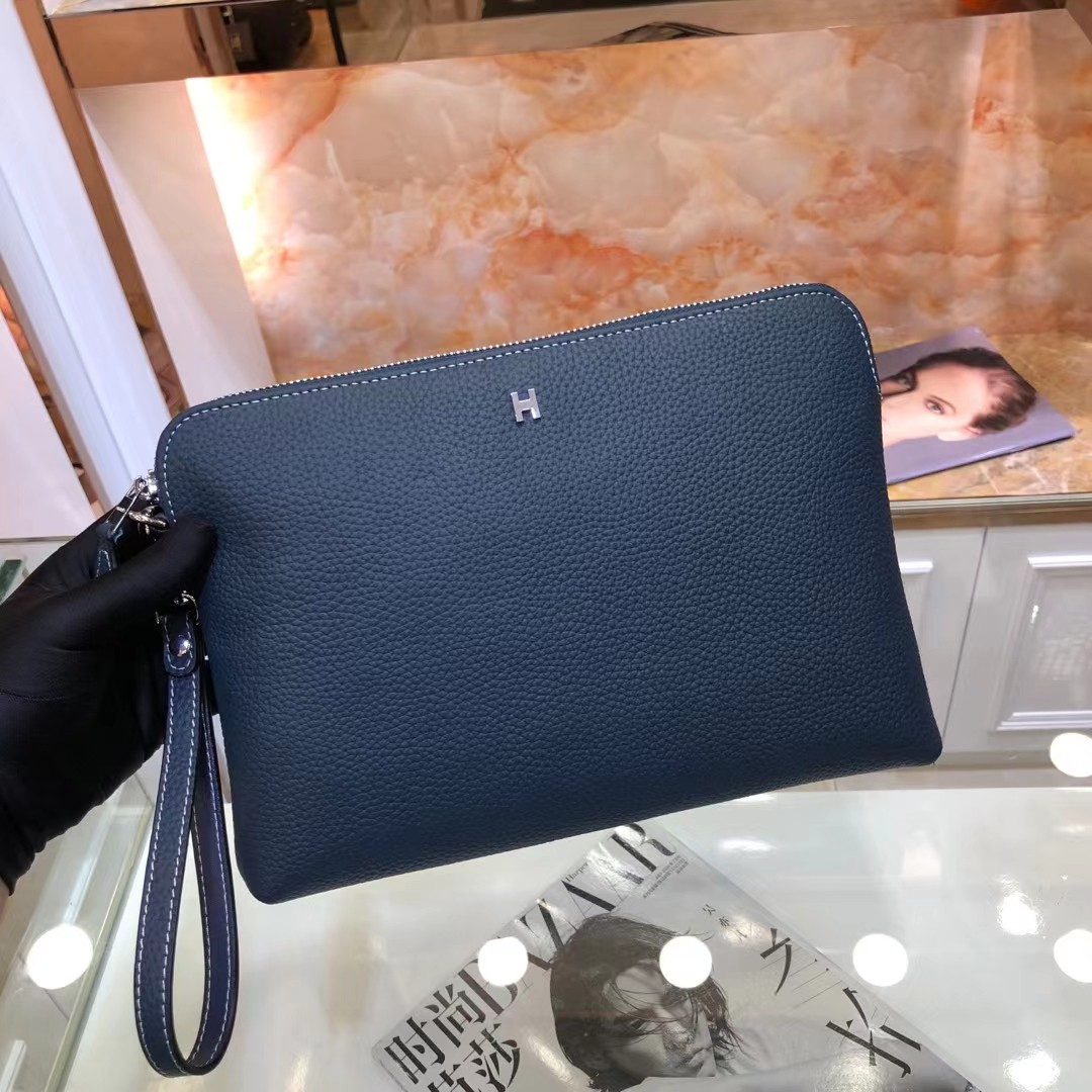 爱马仕H标荔枝纹藏蓝色手拿包（超A仿品）